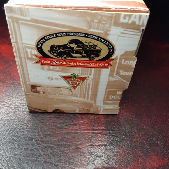 NIB Can Tire 1950's Die Cast Fuel Delivery Collectible Truck $12.50 🇨🇦 ships - Picture 8 of 16